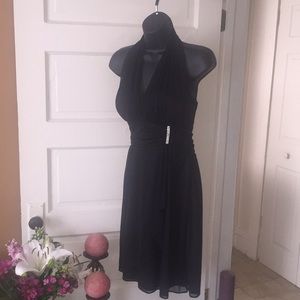 🥂 Beautiful halter style cocktail dress 🍾